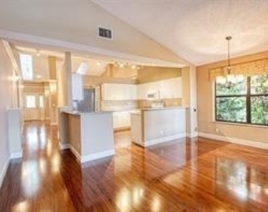 6310 Nw 58th Way - Photo Thumbnail 5