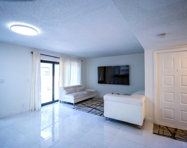 3810 Nw 23rd Court - Photo Thumbnail 12