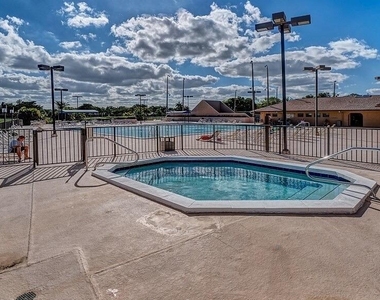 3810 Nw 23rd Court - Photo Thumbnail 34