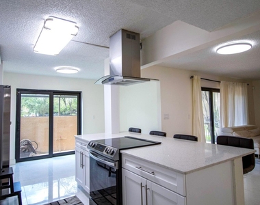 3810 Nw 23rd Court - Photo Thumbnail 7