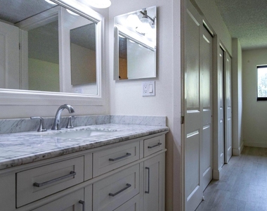 3810 Nw 23rd Court - Photo Thumbnail 20