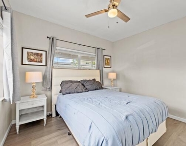 1127 Ne 5th Avenue - Photo Thumbnail 12