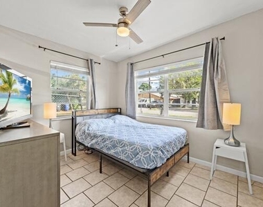 1127 Ne 5th Avenue - Photo Thumbnail 16