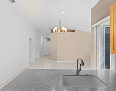 15250 Sw 49th Court - Photo Thumbnail 8