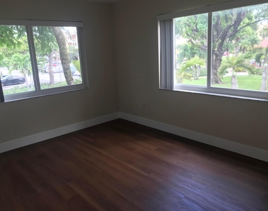7850 Camino Real - Photo Thumbnail 10