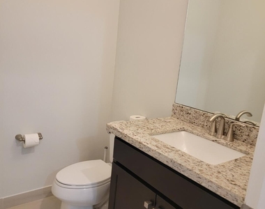 9044 Kingsmoor Way - Photo Thumbnail 5