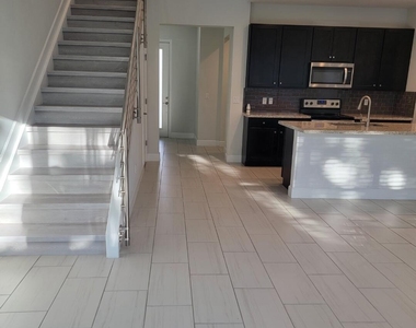 9044 Kingsmoor Way - Photo Thumbnail 4