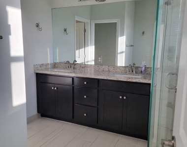 9044 Kingsmoor Way - Photo Thumbnail 9