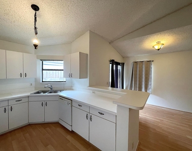 2819 Stoneway Lane - Photo Thumbnail 6