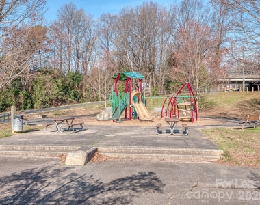 1101 W 1st Street - Photo Thumbnail 26