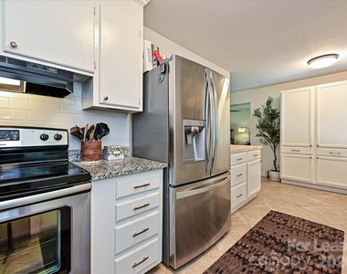 4730 Crestmont Drive - Photo Thumbnail 14