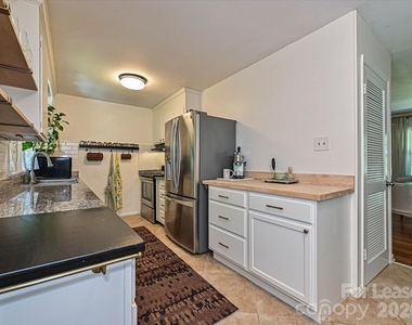 4730 Crestmont Drive - Photo Thumbnail 16