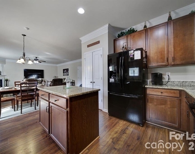 6125 Kilchurn Drive - Photo Thumbnail 8