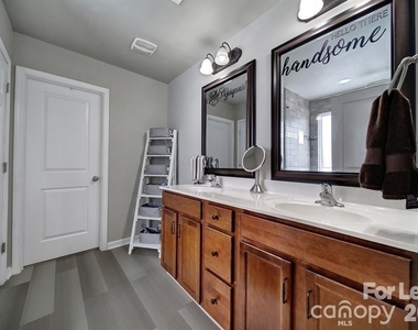 6125 Kilchurn Drive - Photo Thumbnail 22