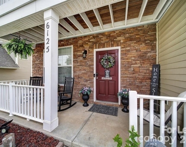 6125 Kilchurn Drive - Photo Thumbnail 2