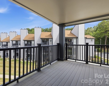 18841 Vineyard Point Lane - Photo Thumbnail 19