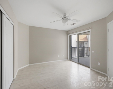 18841 Vineyard Point Lane - Photo Thumbnail 12