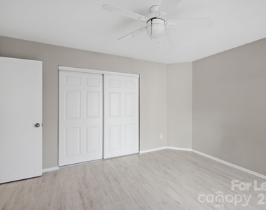 18841 Vineyard Point Lane - Photo Thumbnail 15