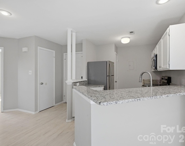 18841 Vineyard Point Lane - Photo Thumbnail 8