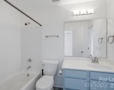 18883 Vineyard Point Lane - Photo Thumbnail 13