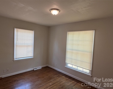 3721 Driftwood Drive - Photo Thumbnail 8