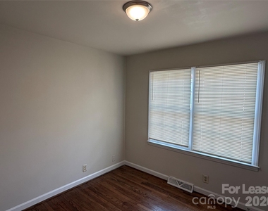 3721 Driftwood Drive - Photo Thumbnail 6