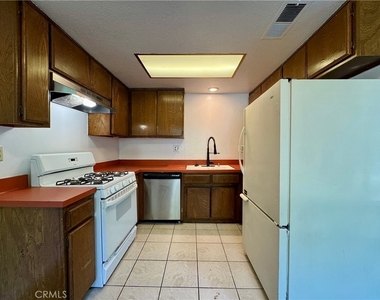 241 S Curtis Avenue - Photo Thumbnail 5