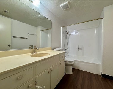 241 S Curtis Avenue - Photo Thumbnail 8