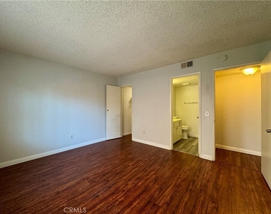 241 S Curtis Avenue - Photo Thumbnail 9