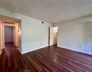 241 S Curtis Avenue - Photo Thumbnail 6
