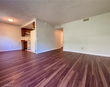 241 S Curtis Avenue - Photo Thumbnail 4