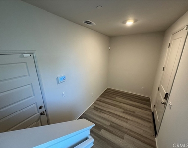 28094 Melrose Drive - Photo Thumbnail 22