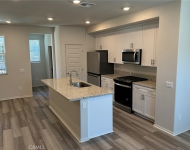 28094 Melrose Drive - Photo Thumbnail 5