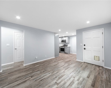 483 Sturtevant Drive - Photo Thumbnail 9