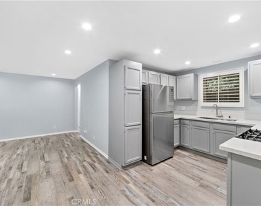 483 Sturtevant Drive - Photo Thumbnail 12