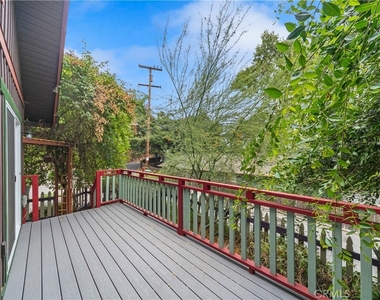 483 Sturtevant Drive - Photo Thumbnail 5