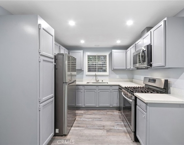 483 Sturtevant Drive - Photo Thumbnail 11