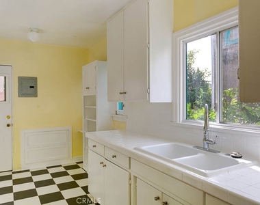 615 S Columbus Avenue - Photo Thumbnail 9