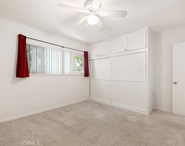5851 Woodman Avenue - Photo Thumbnail 14