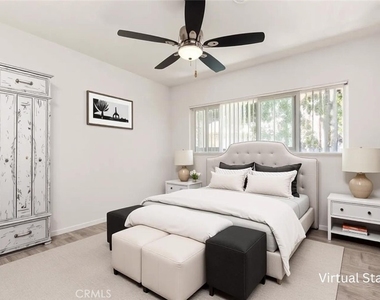 5851 Woodman Avenue - Photo Thumbnail 13
