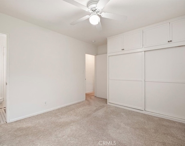 5851 Woodman Avenue - Photo Thumbnail 18