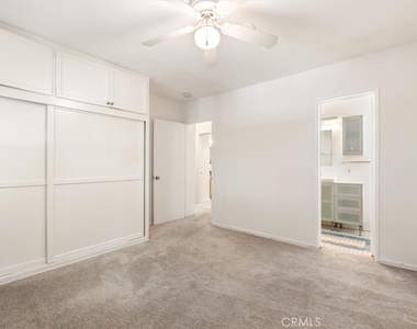 5851 Woodman Avenue - Photo Thumbnail 19