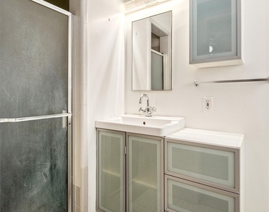 5851 Woodman Avenue - Photo Thumbnail 22