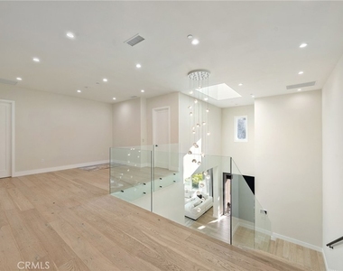 15547 Valley Vista Boulevard - Photo Thumbnail 38