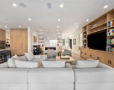 15547 Valley Vista Boulevard - Photo Thumbnail 11