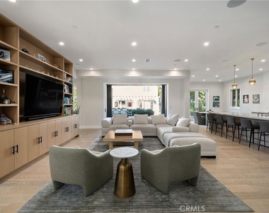 15547 Valley Vista Boulevard - Photo Thumbnail 7