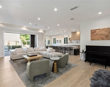 15547 Valley Vista Boulevard - Photo Thumbnail 9