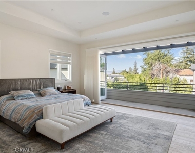 15547 Valley Vista Boulevard - Photo Thumbnail 34