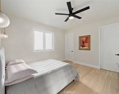 15547 Valley Vista Boulevard - Photo Thumbnail 50