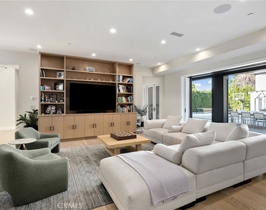 15547 Valley Vista Boulevard - Photo Thumbnail 6